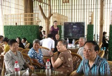 01 family party